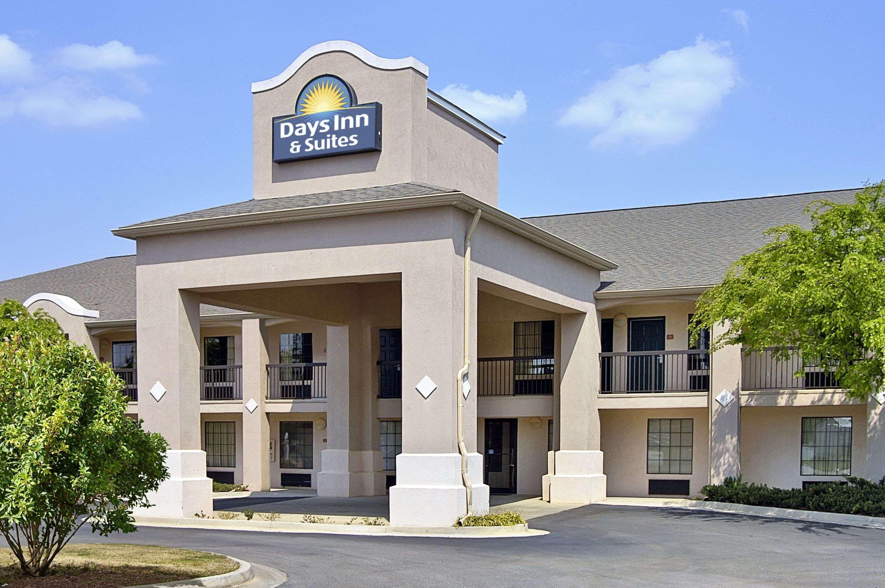Days Inn & Suites By Wyndham Fort Valley Exterior photo